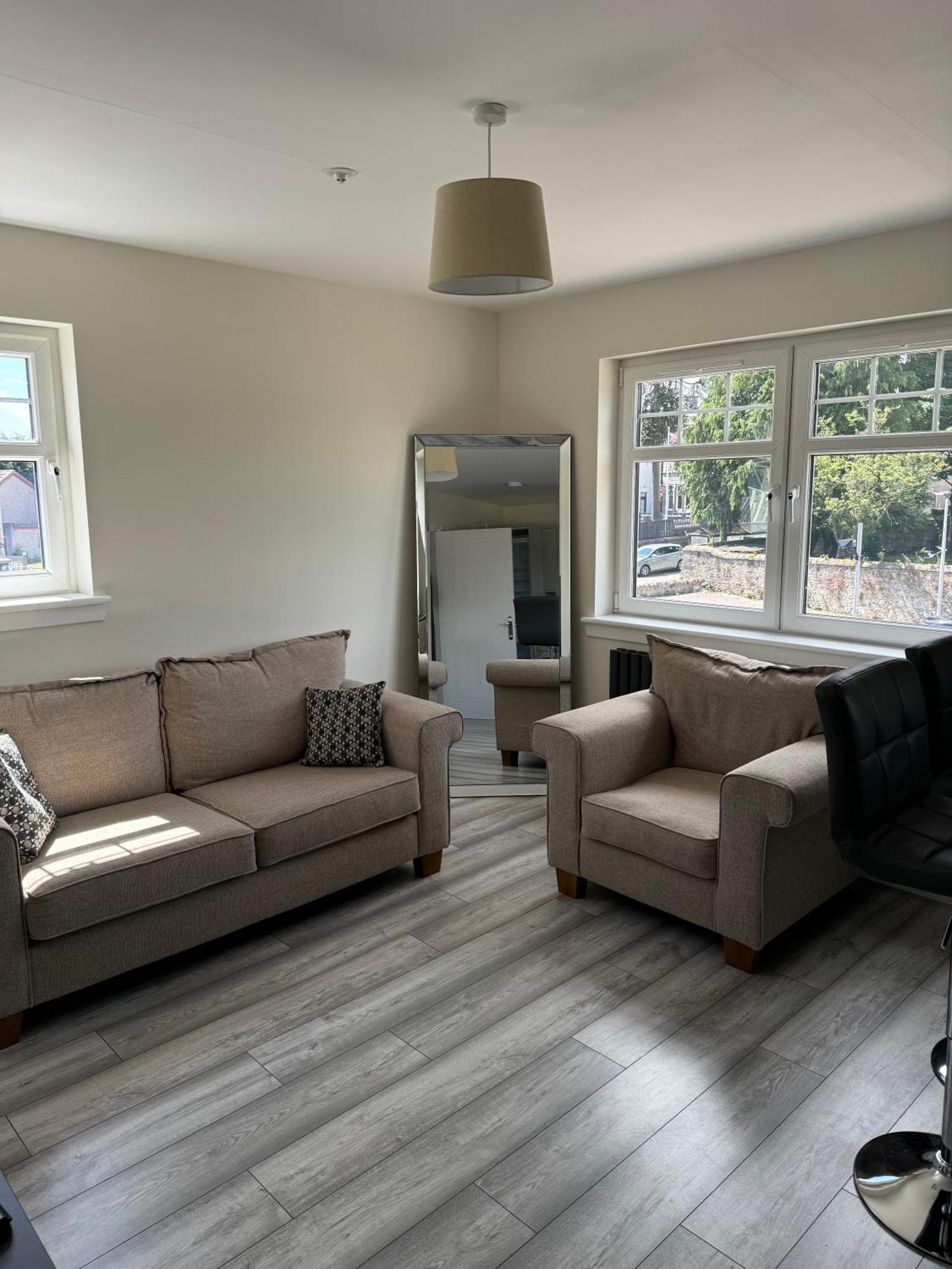 Modern 3 Bedroom Apartment In Markinch, Fife Экстерьер фото